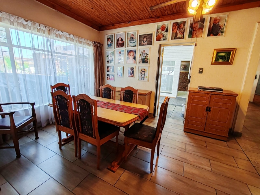 5 Bedroom Property for Sale in Miederpark North West